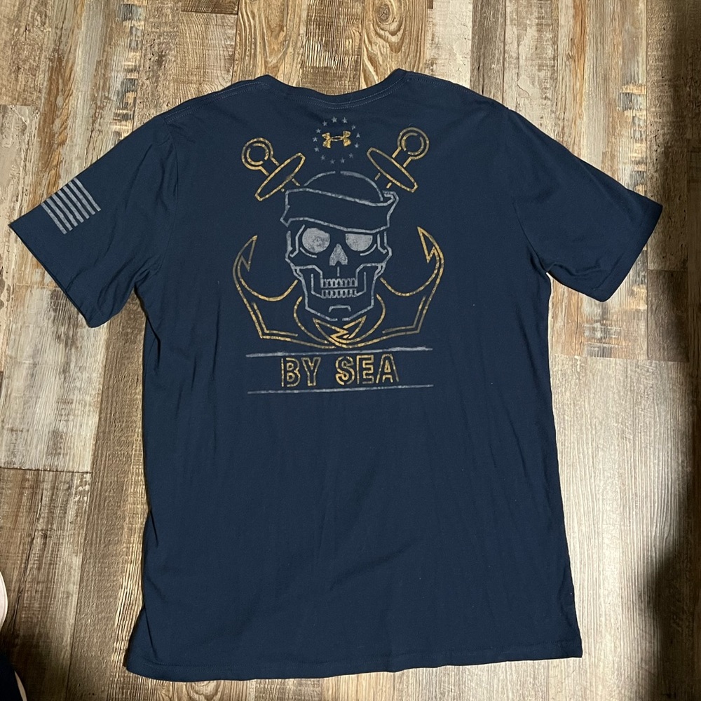 Under Armour, Men’s XL, Navy Freedom shirt